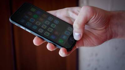 Эксперт объяснила, как мобильные приложения воруют данные со смартфонов