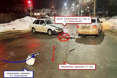 Костромские ДТП: «Лада» и «Фольксваген» не смогли разъехаться даже при наличии светофора