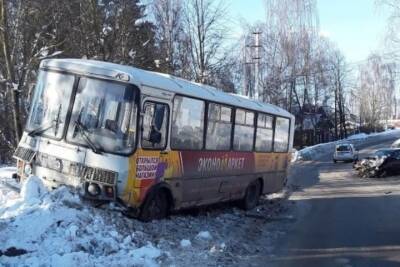 В Иванове в аварии с пассажирским автобусом пострадала кондуктор