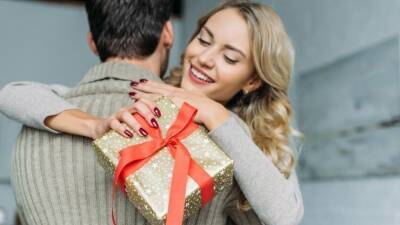 Любовь или желание: что стоимость подарка говорит об отношении мужчины к женщине?