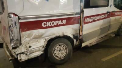В Челябинске карета скорой помощи попала в ДТП. Есть пострадавшие