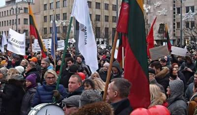 В Литве начались самые масштабные протесты за 30 лет