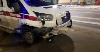 Три человека пострадали в ДТП со скорой в Челябинске