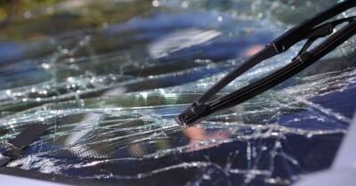 Пурвциемс: пьяная женщина на Audi повредила шесть машин и въехала на площадку
