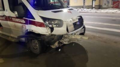 В Челябинске три человека пострадали в ДТП с машиной скорой помощи