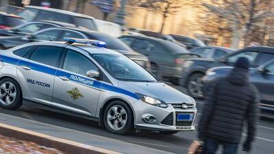 В Москве при задержании иностранец ранил ножом полицейских