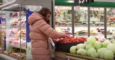 Как выявляют "опасные" овощи и фрукты в магазине