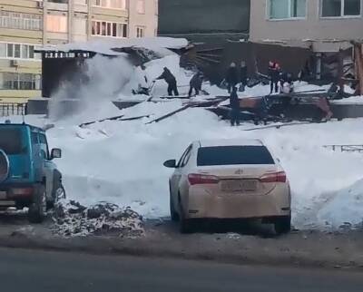 Летняя веранда кафе рухнула под тяжестью снега в Сарове - vgoroden.ru - район Канавинский