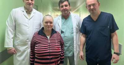 67-річна мешканка Львівщини три місяці проходила зі зламаним хребтом