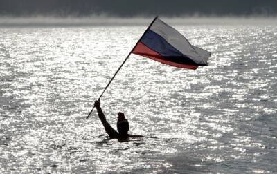 В Крыму начали сливать воду из переполненных водохранилищ в море