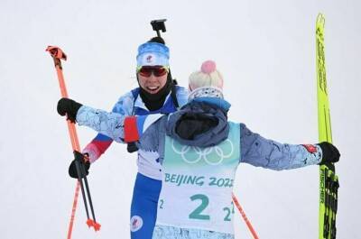 Российские биатлонистки завоевали серебро в эстафете на Олимпиаде