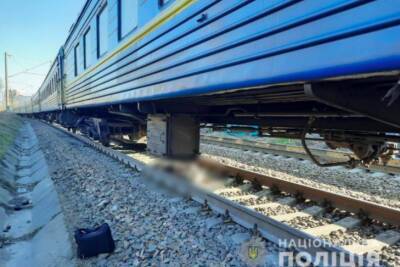 Оставила предсмертную записку: в Одессе женщина бросилась под поезд