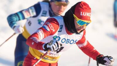 Российские лыжницы Ступак и Непряева выиграли бронзу в командном спринте на ОИ в Пекине