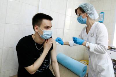 В Твери подростки начали вакцинироваться от ковида