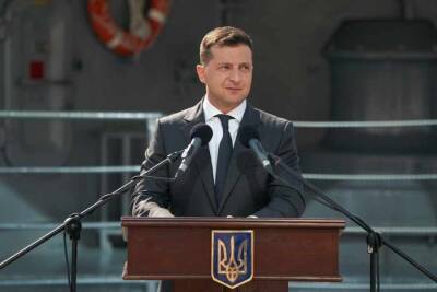 Зеленский поздравил жителей Украины с «днем единения»