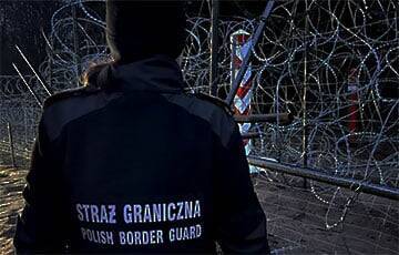 Большая группа мигрантов при помощи белорусских пограничников штурмовала границу Польши