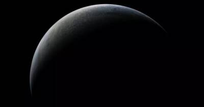 Такого Юпитера еще не видели: аппарат "Юнона" прислал новые снимки планеты и ее спутника