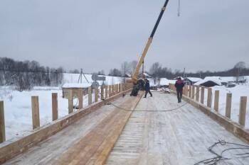 К концу недели наплавной мост через реку Кема в Вашкинском районе будет готов