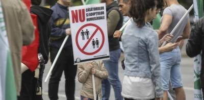 Сенат Румынии встал на защиту детей от «западных гендерных идеологий»