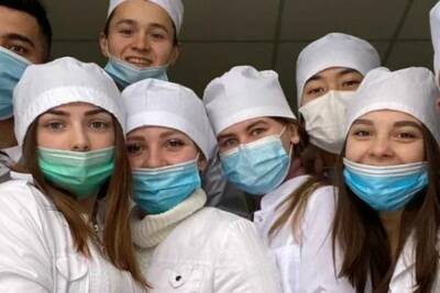 На помощь костромским врачам приехали 130 студентов-медиков из Ярославла и Иванова