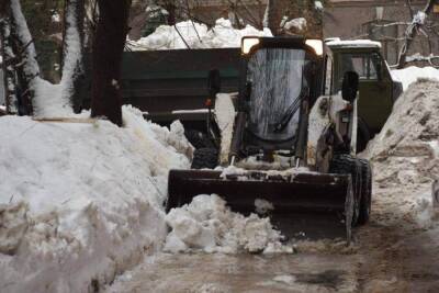 В Саратове из-за уборки снега эвакуировали 22 автомобиля