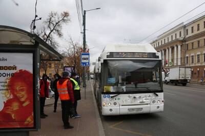 Воронежцы массово пожаловались на списание денег за фиктивные поездки с транспортных карт