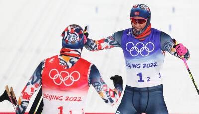 Норвежцы Вальнес и Клебо выиграли олимпийский командный спринт в лыжных гонках