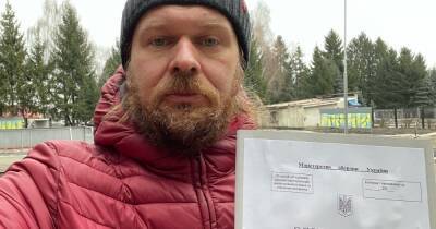 Музыкант Положинский подписал контракт на службу в резерве ВСУ