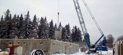В Ляскеля продолжается строительство детского сада