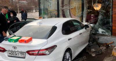 Названа причина ДТП с авто, влетевшим в магазин в Москве