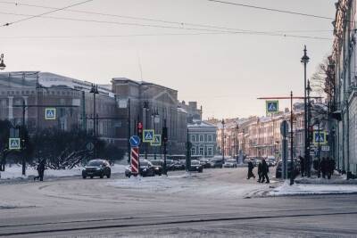 Сильный ветер и гололедица ожидают петербуржцев 17 февраля