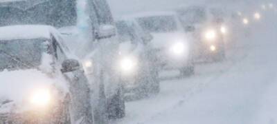 Упрдор «Кола» предупреждает водителей о сложной ситуации на дорогах Карелии из-за непогоды
