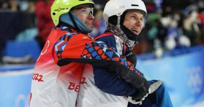Россиянин обнял украинца Абраменко после серебра во фристайле на Олимпиаде-2022 (фото)