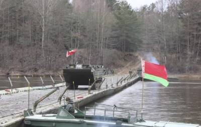 В Беларуси через Припять в 6 км от Украины развернули понтонный мост - СМИ