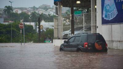 Сильные дожди в Бразилии унесли жизни 66 человек