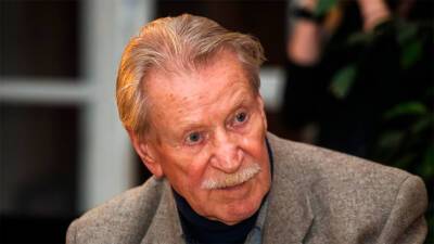 91-летний Иван Краско отправился на реабилитацию