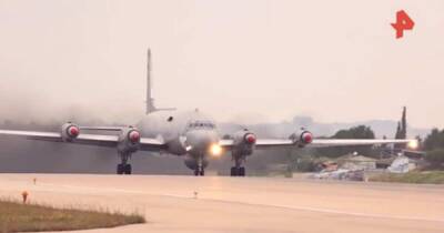 Видео с бомбардировщиками Ту-22М3, которые Россия перебросила в Сирию