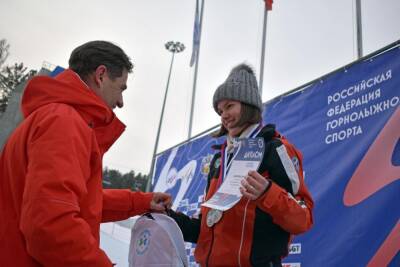 Десять медалей завоевали сахалинские горнолыжники на Кубке России