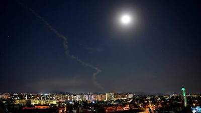 Израиль нанес ракетные удары по Сирии - iz.ru - Россия - Сирия - Дамаск - Израиль - Бейрут - Латакия