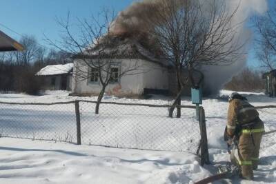 В Курской области дом в деревне Хмелевая сгорел из-за неисправного обогревателя