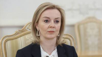Глава британского МИД Трасс призвала Россию к диалогу во избежание статуса изгоя