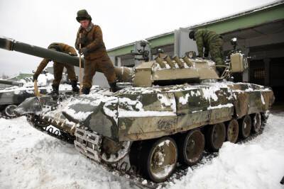 Минобороны сообщило о возвращении танковой армии ЗВО с учений