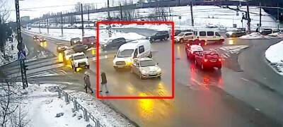 ДТП произошло на перекрестке с неработающими светофорами в Петрозаводске (ВИДЕО)
