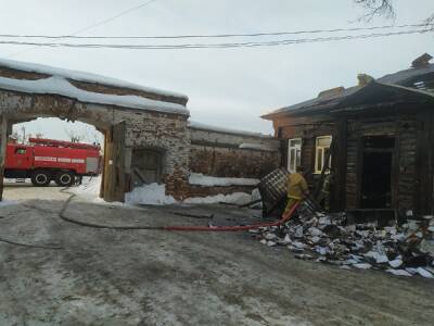 В Камышлове сгорела старейшая станция скорой помощи