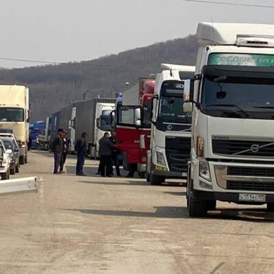 Акция протеста водителей фур вызвала транспортный коллапс в Баку