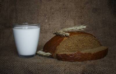 Минсельхоз заявил о рисках удорожания молока, хлеба, овощей и сахара