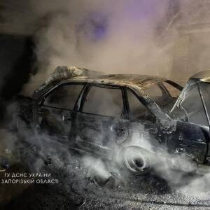 В Шевченковском районе на ходу загорелся автомобиль. Фотофакт