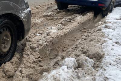 С дорог Московского района Твери наконец-то убрали снег