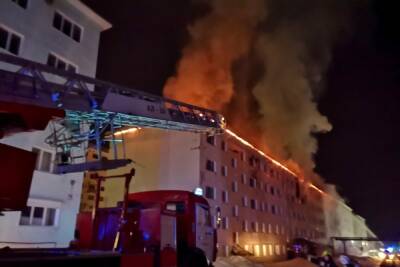 В Видяево загорелся жилой дом, МЧС эвакуировали 16 жильцов