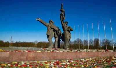 Памятнику освободителям Риги срочно требуется реставрация. РСЛ начинает сбор средств
